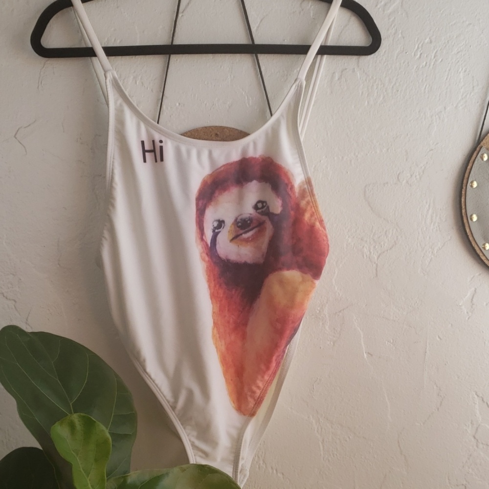 High cut one-piece swimsuit